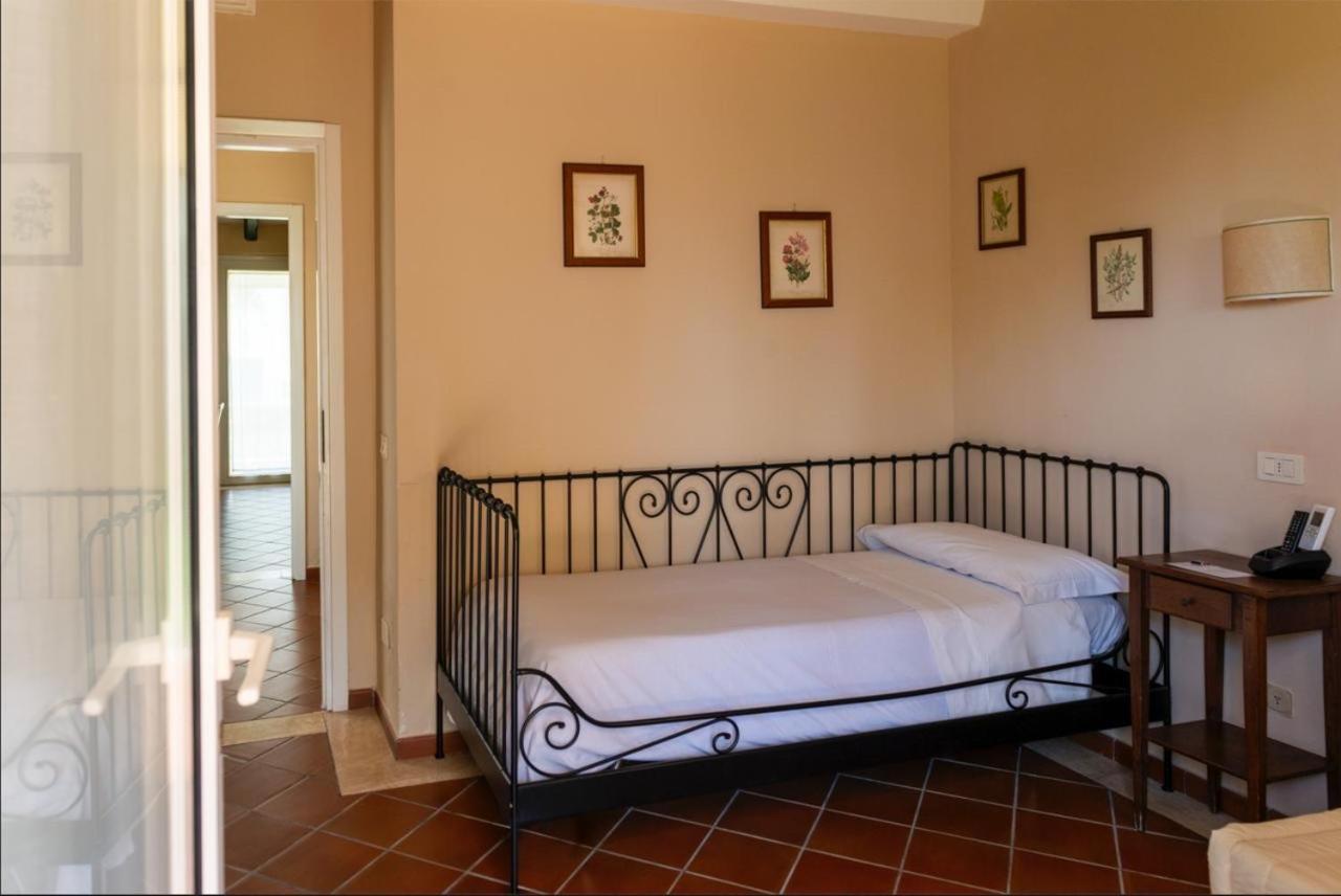 Ghiaccio Bosco Pension Capalbio Buitenkant foto